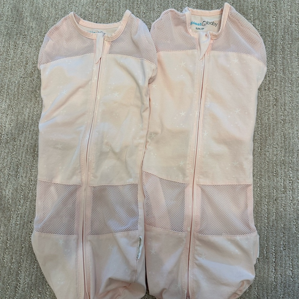 Set of 2 Happiest Baby Sleepea Five Second Swaddles in Rose Stars Small